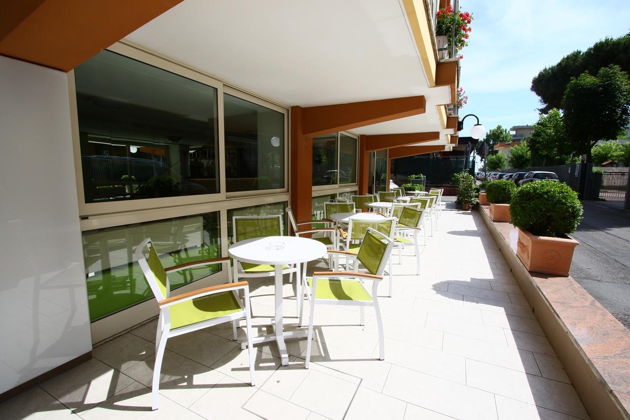 Hotel Tre Assi Rimini Dış mekan fotoğraf