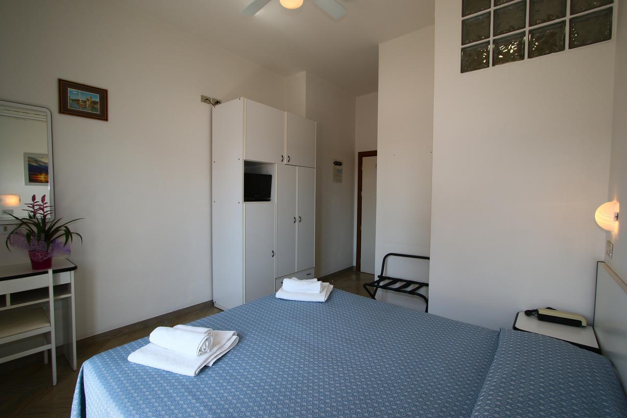 Hotel Tre Assi Rimini Dış mekan fotoğraf