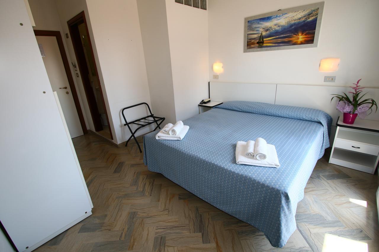 Hotel Tre Assi Rimini Dış mekan fotoğraf